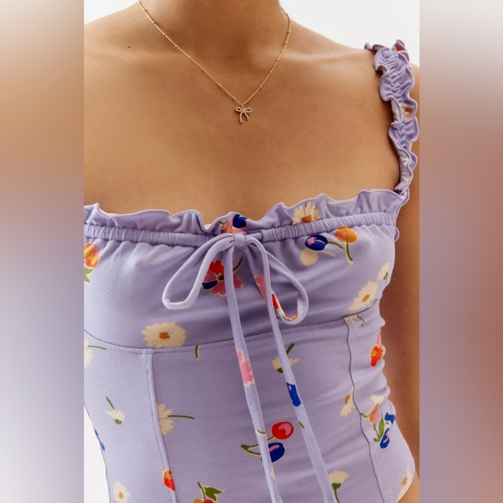 New with tags Urban Outfitters Elsa Floral Tank Top - Picture 2 of 3